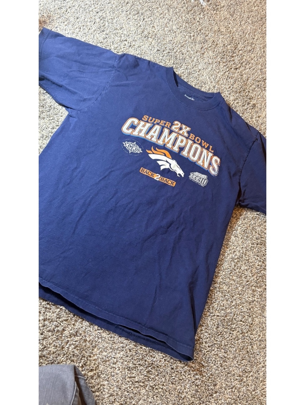 Denver Broncos Super Bowl 2X Champions Navy Blue T-Shirt Size M